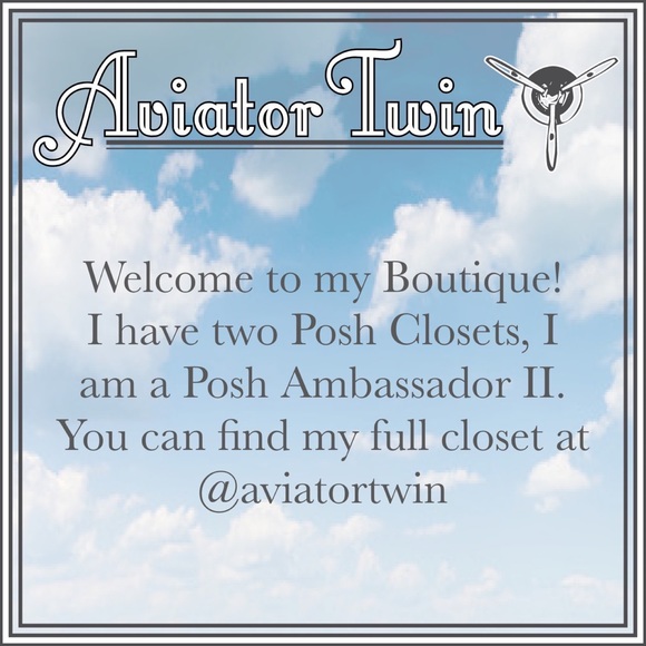 ✈️Meet your Posh Ambassador, Robin!✈️ - Picture 1 of 12